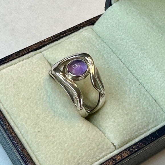 Sterling Silver Amethyst Ring Size 6 - Picture 4 of 6